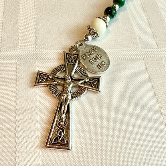 Green St Patrick Irish Marbled Prayer Rosary - Picture 6 of 8